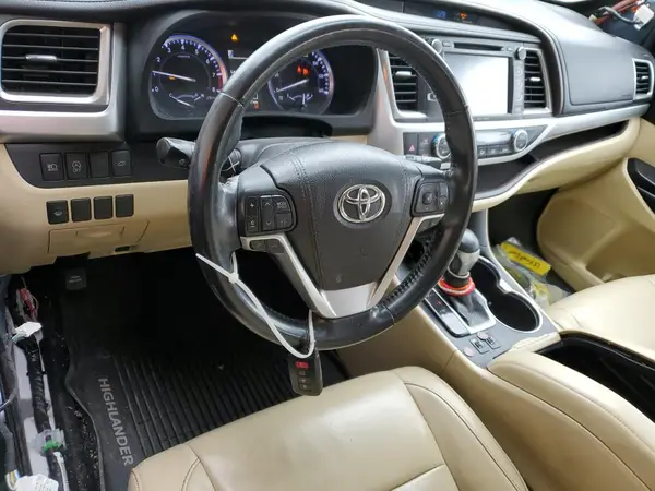5TDJZRFH8JS840487 2018 TOYOTA HIGHLANDER - Image 8