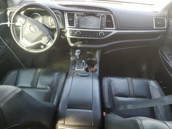 5TDJZRFH8JS844152 2018 TOYOTA HIGHLANDER - Image 8