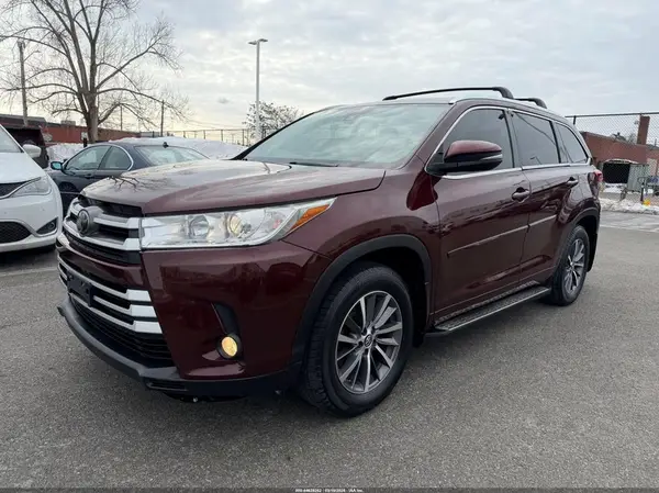 5TDJZRFH8JS846063 2018 TOYOTA HIGHLANDER - Image 2