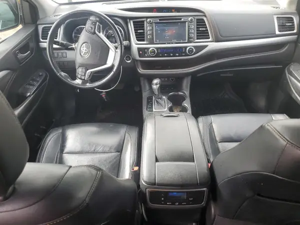 5TDJZRFH8JS848041 2018 TOYOTA HIGHLANDER - Image 8