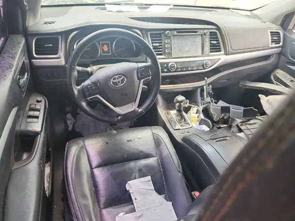 5TDJZRFH8JS852333 2018 TOYOTA HIGHLANDER - Image 8