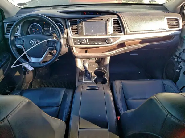 5TDJZRFH8JS852820 2018 TOYOTA HIGHLANDER - Image 8