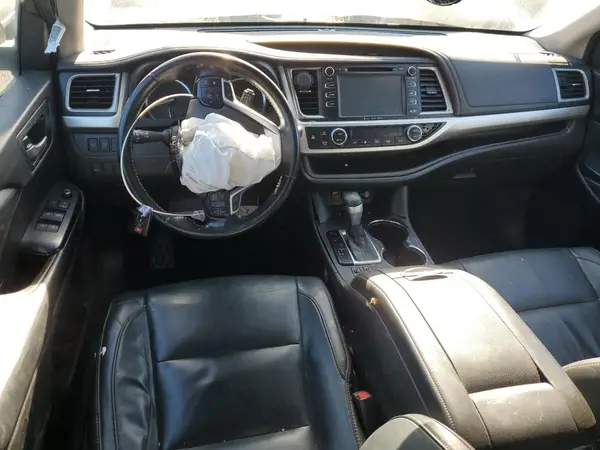 5TDJZRFH8JS853787 2018 TOYOTA HIGHLANDER - Image 8