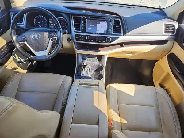 5TDJZRFH8JS856785 2018 TOYOTA HIGHLANDER - Image 8