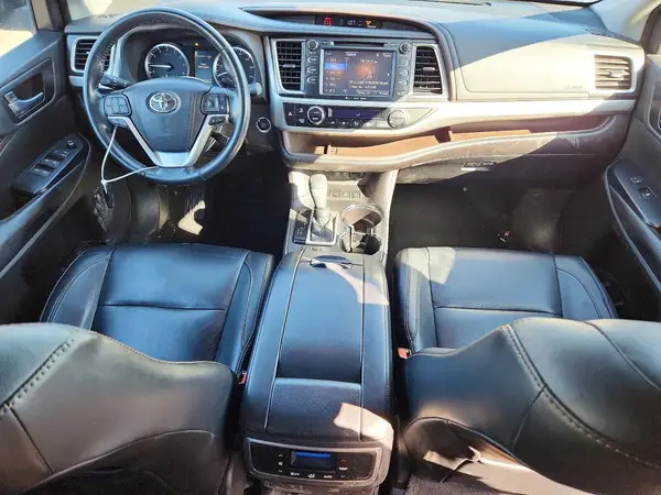 5TDJZRFH8JS858102 2018 TOYOTA HIGHLANDER - Image 8