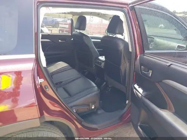 5TDJZRFH8JS861176 2018 TOYOTA HIGHLANDER - Image 8