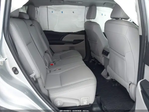 5TDJZRFH8JS861758 2018 TOYOTA HIGHLANDER - Image 8
