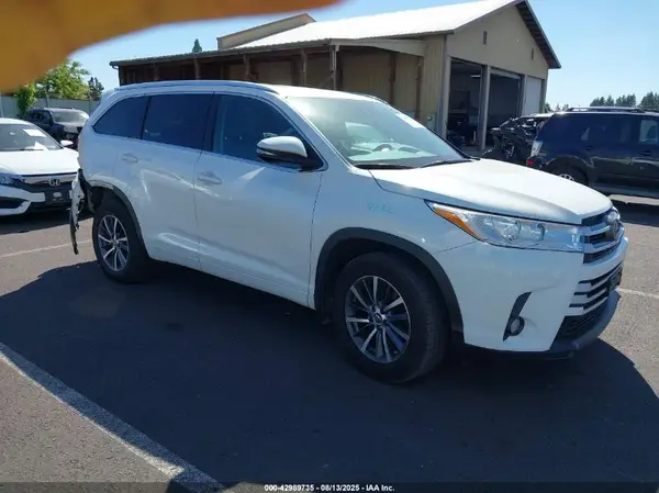 5TDJZRFH8JS872131 2018 TOYOTA HIGHLANDER - Image 1