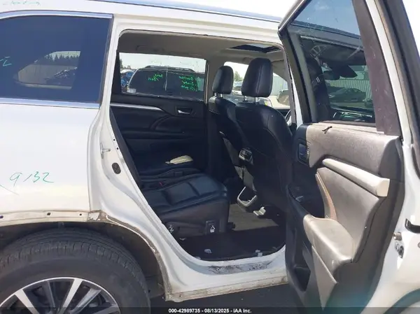 5TDJZRFH8JS872131 2018 TOYOTA HIGHLANDER - Image 8