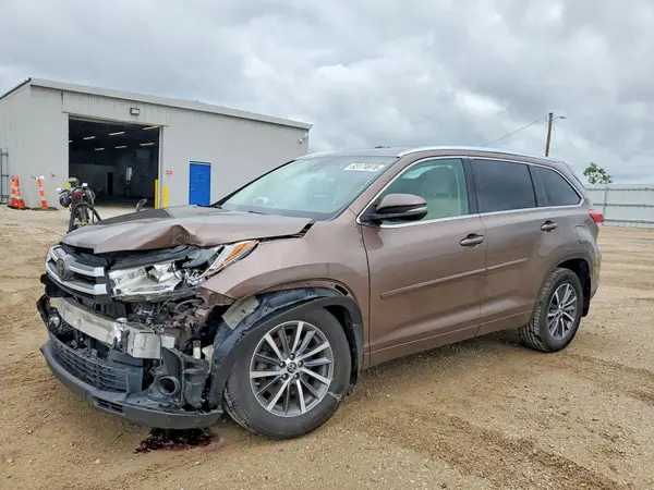 5TDJZRFH8JS875059 2018 TOYOTA HIGHLANDER - Image 1