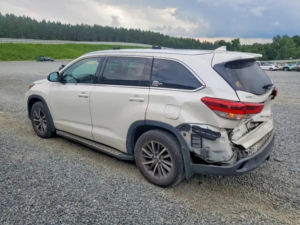 5TDJZRFH8JS876356 2018 TOYOTA HIGHLANDER - Image 2