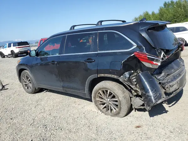 5TDJZRFH8JS876969 2018 TOYOTA HIGHLANDER - Image 2