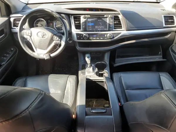 5TDJZRFH8JS876969 2018 TOYOTA HIGHLANDER - Image 8