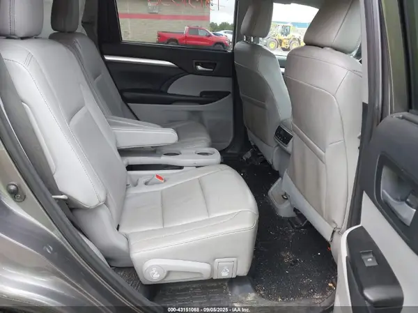 5TDJZRFH8JS884909 2018 TOYOTA HIGHLANDER - Image 8