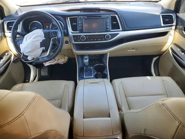 5TDJZRFH8JS885932 2018 TOYOTA HIGHLANDER - Image 8
