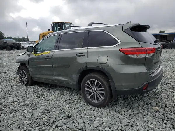 5TDJZRFH8JS888491 2018 TOYOTA HIGHLANDER - Image 2