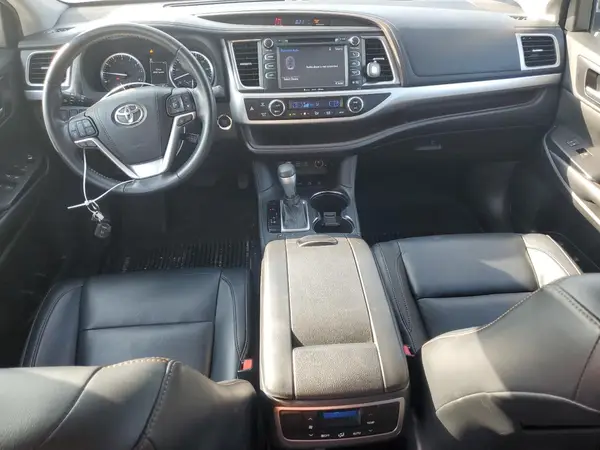5TDJZRFH8JS888961 2018 TOYOTA HIGHLANDER - Image 8