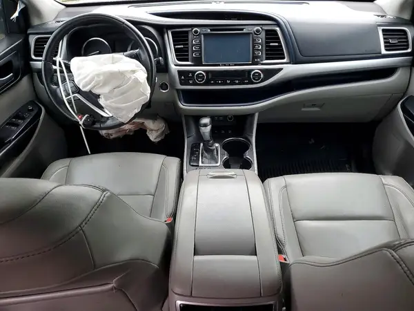 5TDJZRFH8JS896767 2018 TOYOTA HIGHLANDER - Image 8
