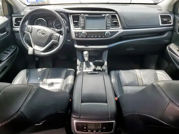5TDJZRFH8JS897918 2018 TOYOTA HIGHLANDER - Image 8