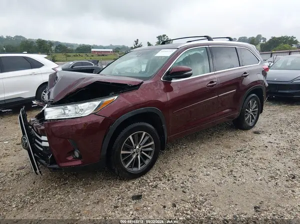 5TDJZRFH8JS906150 2018 TOYOTA HIGHLANDER - Image 2