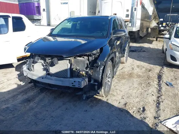 5TDJZRFH8JS906276 2018 TOYOTA HIGHLANDER - Image 2