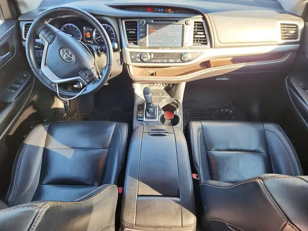 5TDJZRFH8KS565642 2019 TOYOTA HIGHLANDER - Image 8