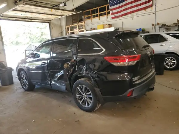 5TDJZRFH8KS569707 2019 TOYOTA HIGHLANDER - Image 2