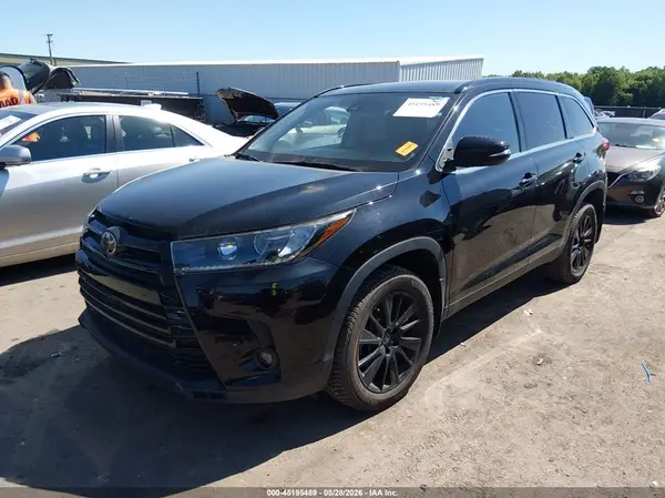 5TDJZRFH8KS574972 2019 TOYOTA HIGHLANDER - Image 2