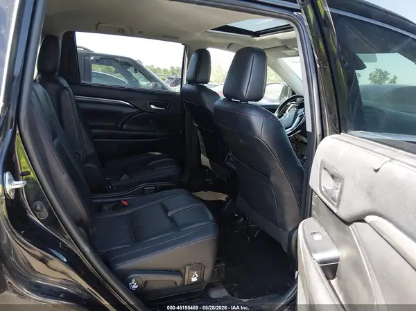 5TDJZRFH8KS574972 2019 TOYOTA HIGHLANDER - Image 8