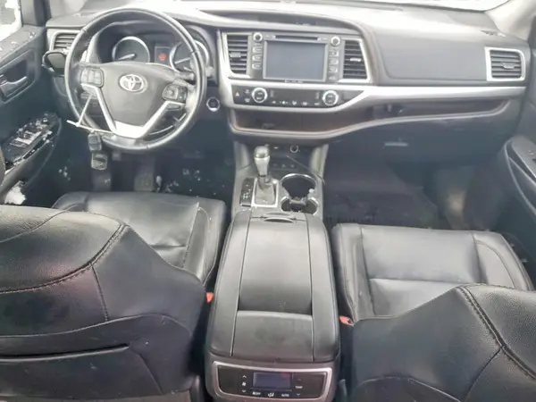 5TDJZRFH8KS576964 2019 TOYOTA HIGHLANDER - Image 8