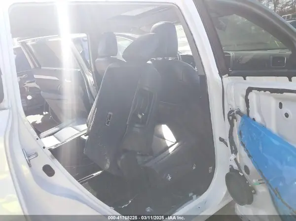 5TDJZRFH8KS583672 2019 TOYOTA HIGHLANDER - Image 8