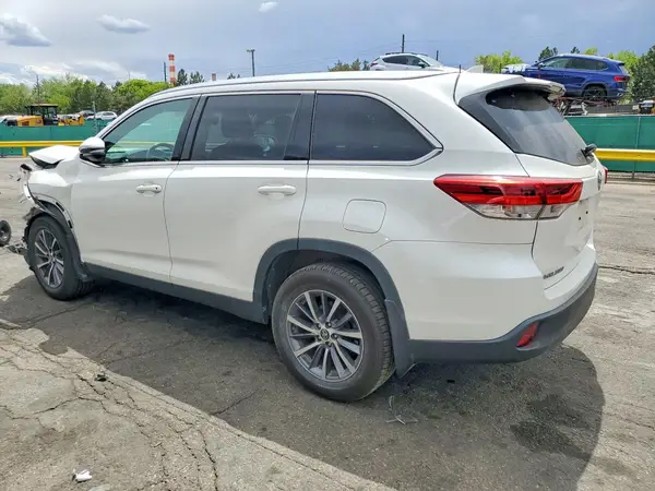 5TDJZRFH8KS584899 2019 TOYOTA HIGHLANDER - Image 2