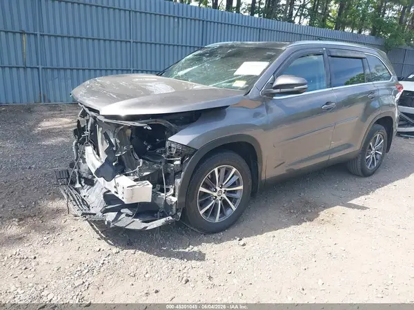 5TDJZRFH8KS586488 2019 TOYOTA HIGHLANDER - Image 2