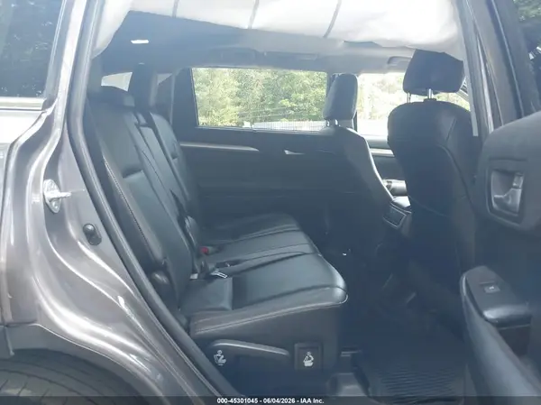 5TDJZRFH8KS586488 2019 TOYOTA HIGHLANDER - Image 8