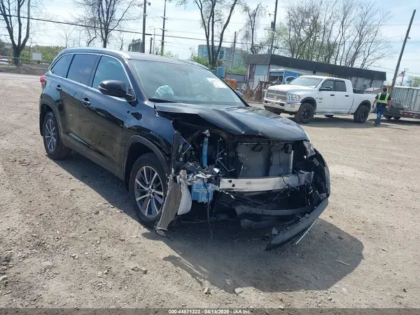 5TDJZRFH8KS586555 2019 TOYOTA HIGHLANDER - Image 1
