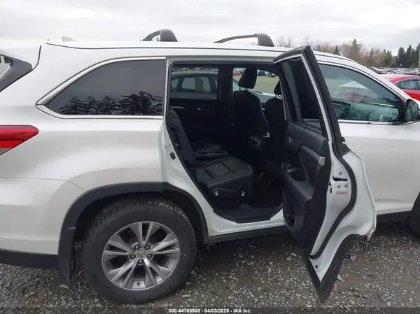 5TDJZRFH8KS588368 2019 TOYOTA HIGHLANDER - Image 8
