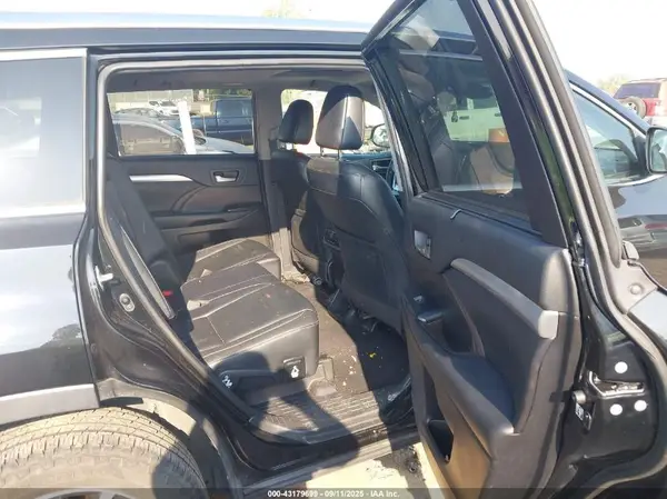 5TDJZRFH8KS588662 2019 TOYOTA HIGHLANDER - Image 8