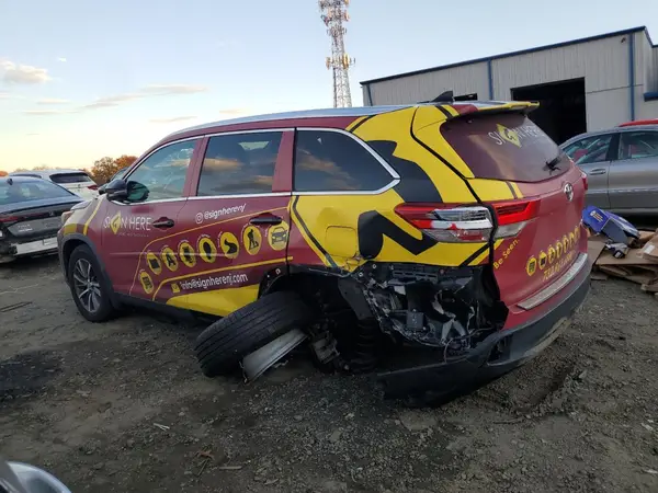 5TDJZRFH8KS589326 2019 TOYOTA HIGHLANDER - Image 2
