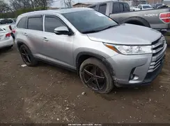 5TDJZRFH8KS594929 2019 TOYOTA HIGHLANDER