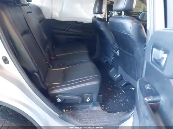 5TDJZRFH8KS595787 2019 TOYOTA HIGHLANDER - Image 8