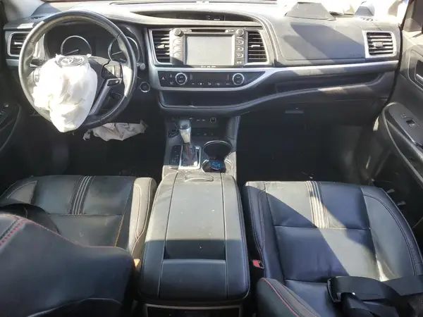5TDJZRFH8KS600423 2019 TOYOTA HIGHLANDER - Image 8
