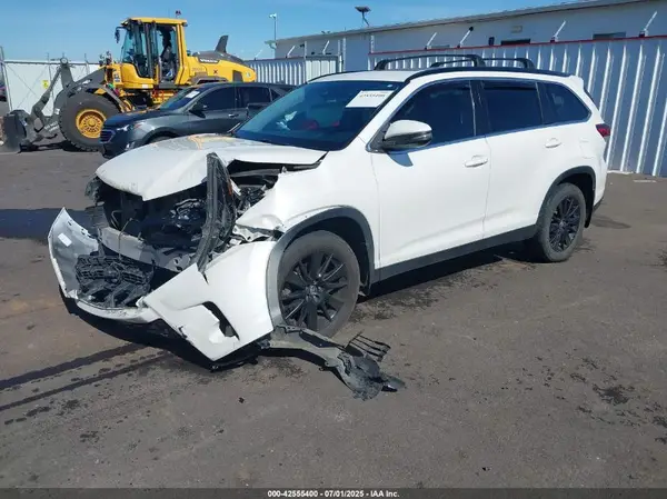 5TDJZRFH8KS602415 2019 TOYOTA HIGHLANDER - Image 2