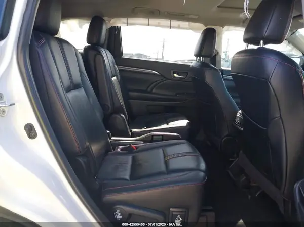 5TDJZRFH8KS602415 2019 TOYOTA HIGHLANDER - Image 8