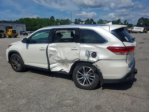 5TDJZRFH8KS608361 2019 TOYOTA HIGHLANDER - Image 2