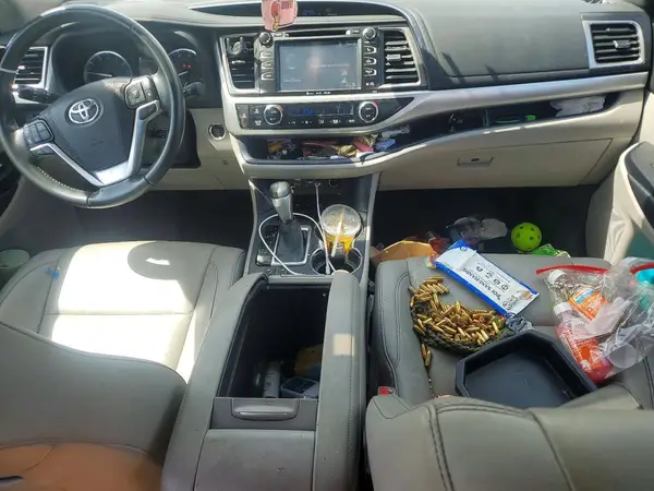 5TDJZRFH8KS608361 2019 TOYOTA HIGHLANDER - Image 8