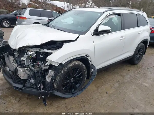 5TDJZRFH8KS608604 2019 TOYOTA HIGHLANDER - Image 2