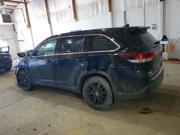 5TDJZRFH8KS608974 2019 TOYOTA HIGHLANDER - Image 2
