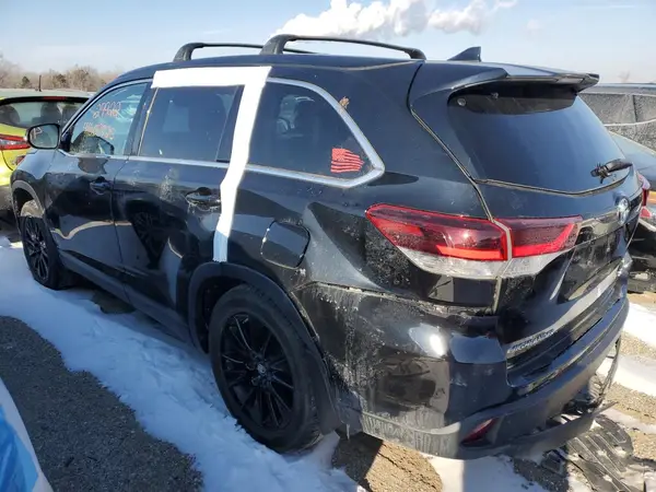 5TDJZRFH8KS611633 2019 TOYOTA HIGHLANDER - Image 2