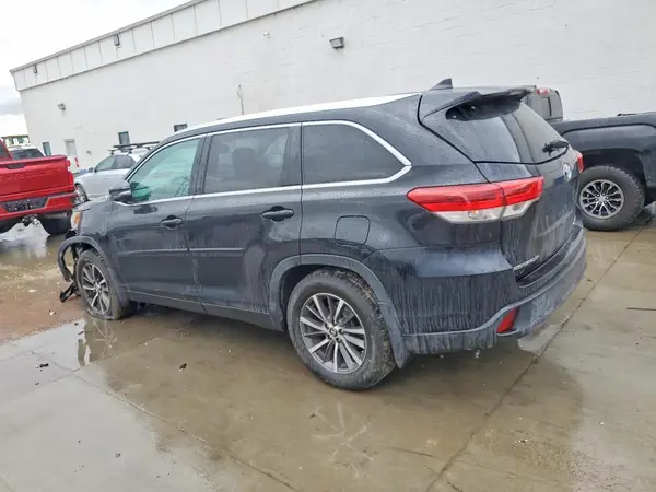 5TDJZRFH8KS612877 2019 TOYOTA HIGHLANDER - Image 2