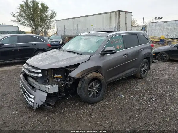 5TDJZRFH8KS613253 2019 TOYOTA HIGHLANDER - Image 2